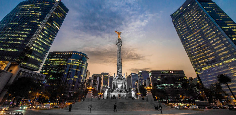 Uno de nuestros principales objetivos es el de consolidar conocimientos y habilidades de liderazgo para implementar una cultura de eliminación de limitantes de la productividad y de mejora continua para nuestros clientes.